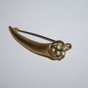 Vintage gold and pearl brooch